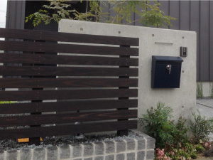 コンクリート打ち放し・杉板仕上げ1